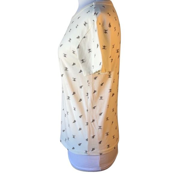 Zoe + Liv Bee TShirt, Small. Cream.  Scoopneck with bees! - Picture 3 of 9